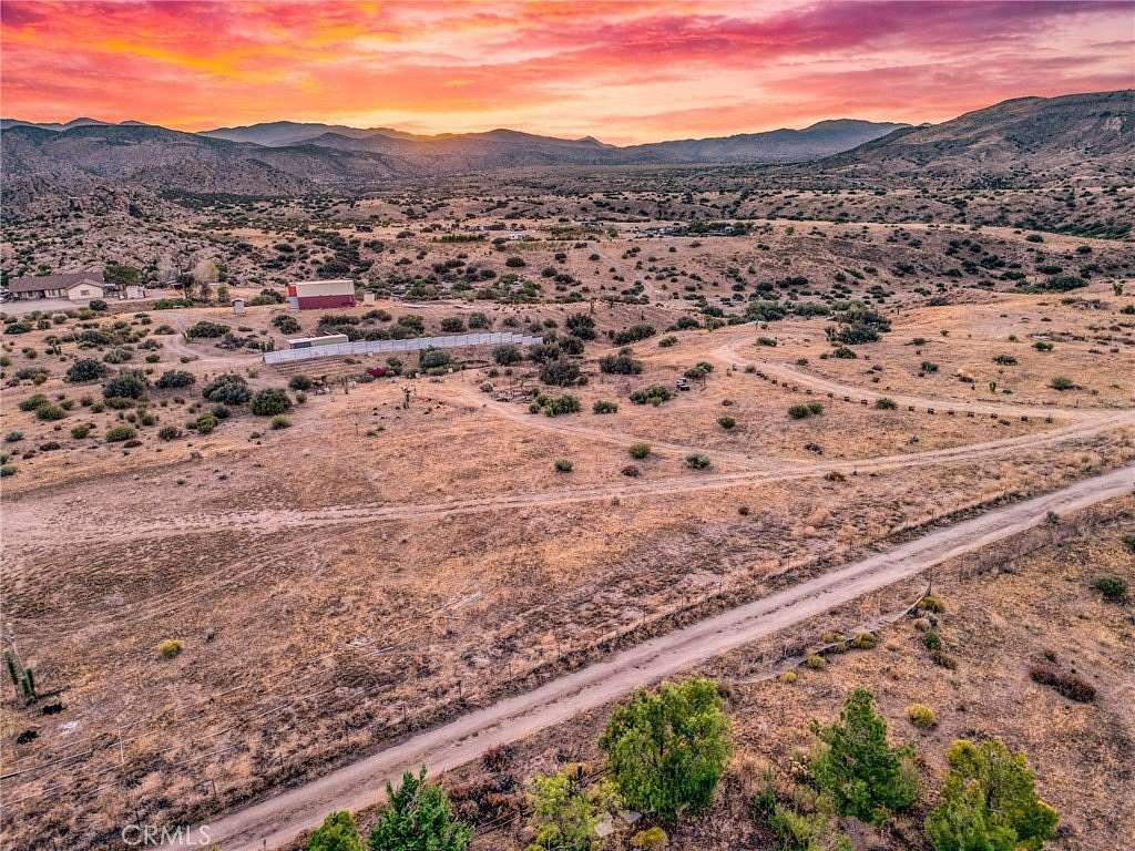 1.2 Acres of Residential Land for Sale in Pioneertown, California