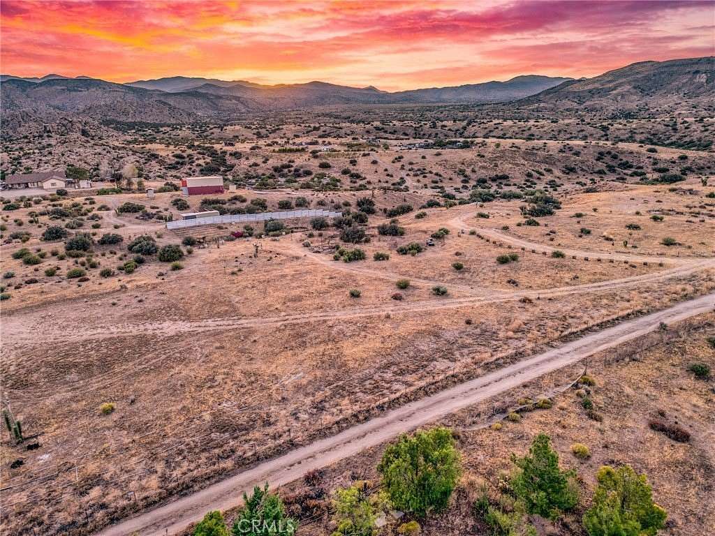 1.2 Acres of Residential Land for Sale in Pioneertown, California