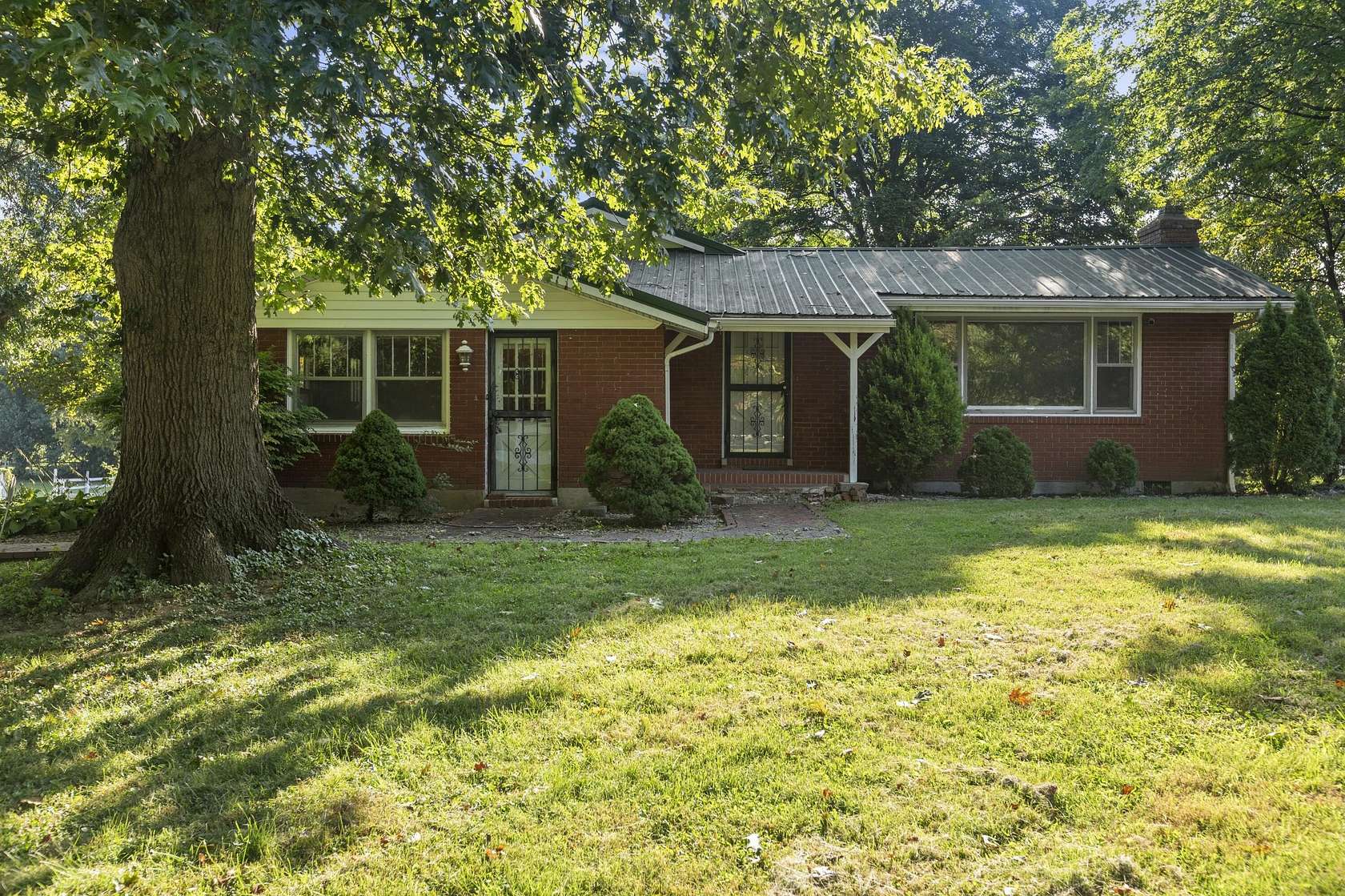 6 Acres of Land with Home for Sale in Frankfort, Kentucky
