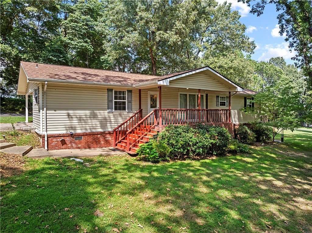 1.52 Acres of Land with Home for Sale in Harrison, Arkansas