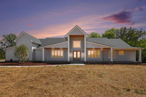 10.6 Acres of Land with Home for Sale in Spring Hill, Tennessee