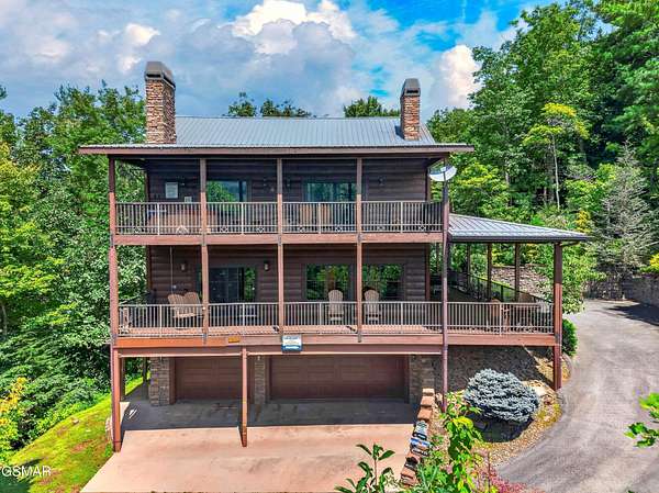 5.54 Acres of Land with Home for Sale in Gatlinburg, Tennessee