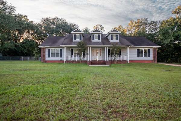 1.53 Acres of Land with Home for Sale in Bainbridge, Georgia