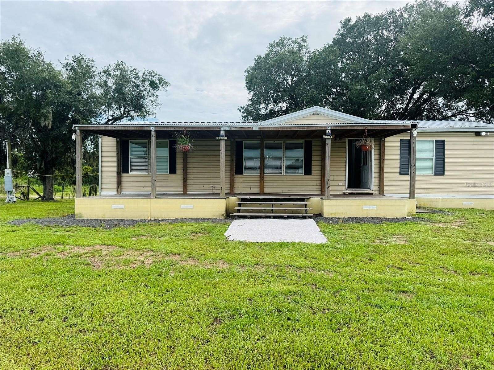 11 Acres of Land with Home for Lease in Bradenton, Florida