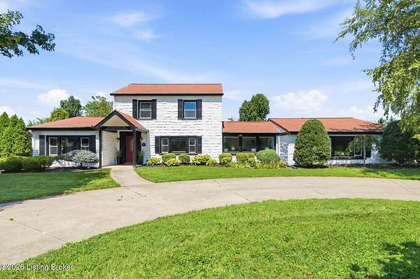 2.15 Acres of Land with Home for Sale in Louisville, Kentucky