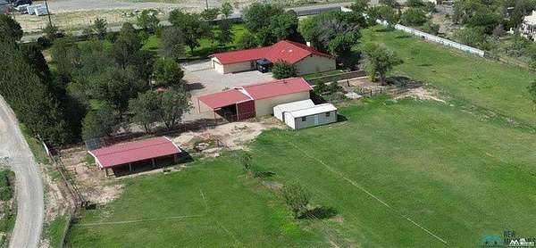 5 Acres of Land with Home for Lease in Roswell, New Mexico