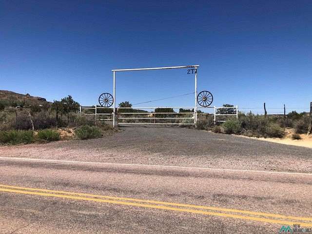 320 Acres of Land for Sale in Gallup, New Mexico
