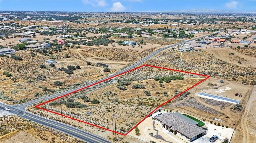 4 Acres of Land for Sale in Oak Hills, California