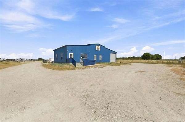 16.4 Acres of Improved Commercial Land for Sale in Kingston, Oklahoma