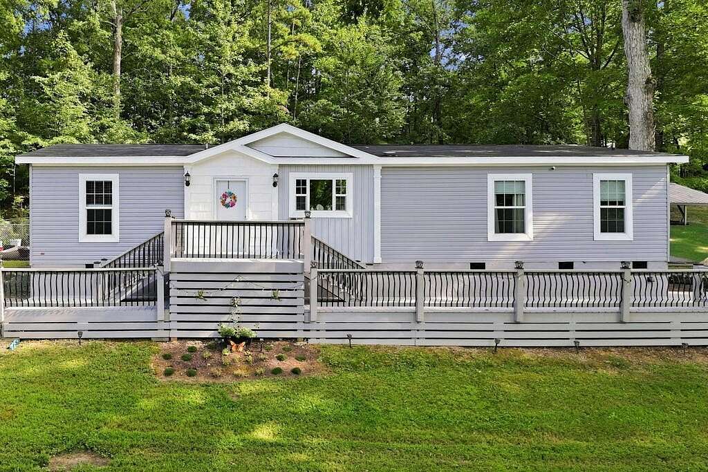 1.5 Acres of Land with Home for Sale in Adairsville, Georgia