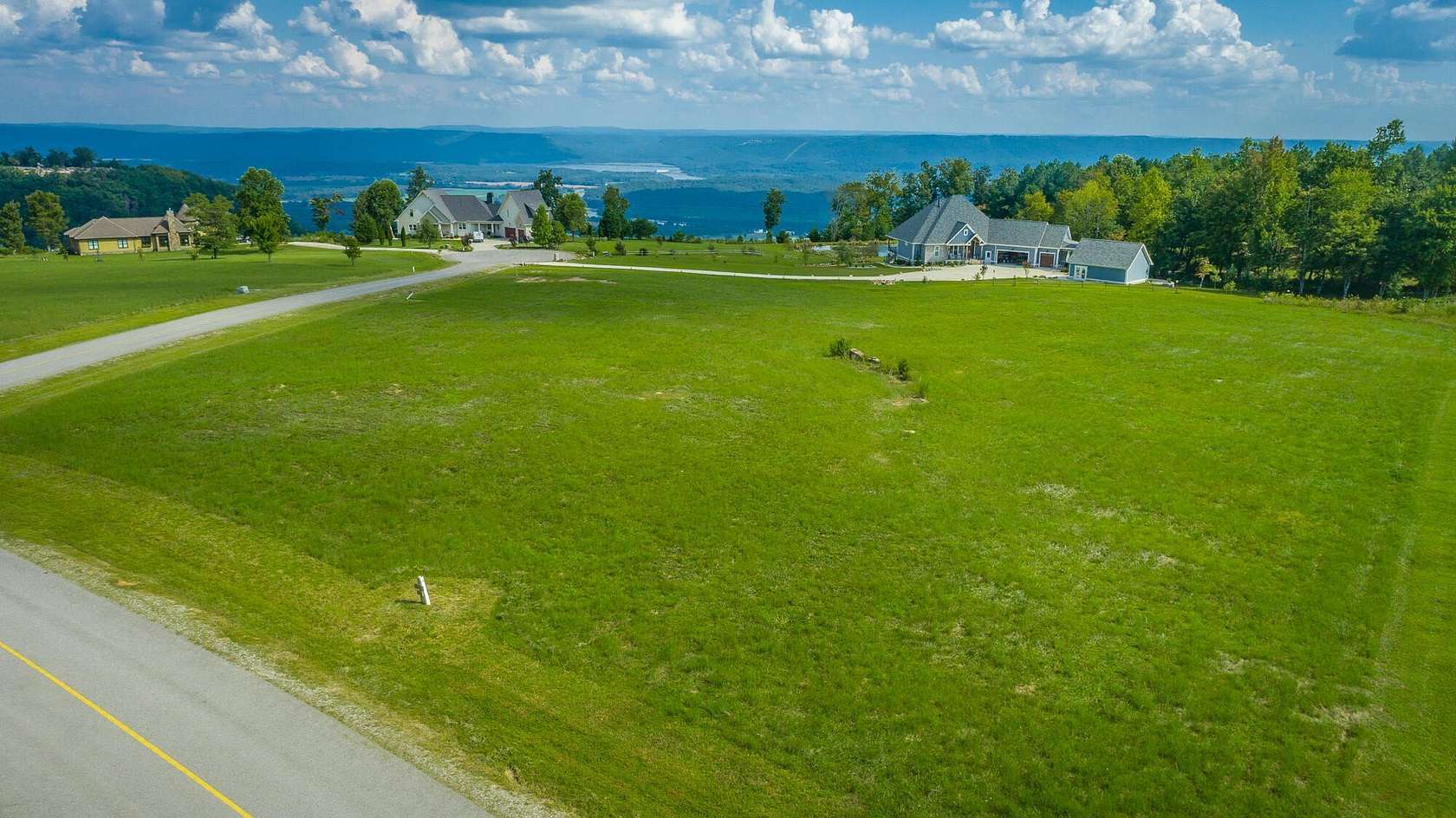 1.22 Acres of Residential Land for Sale in Jasper, Tennessee