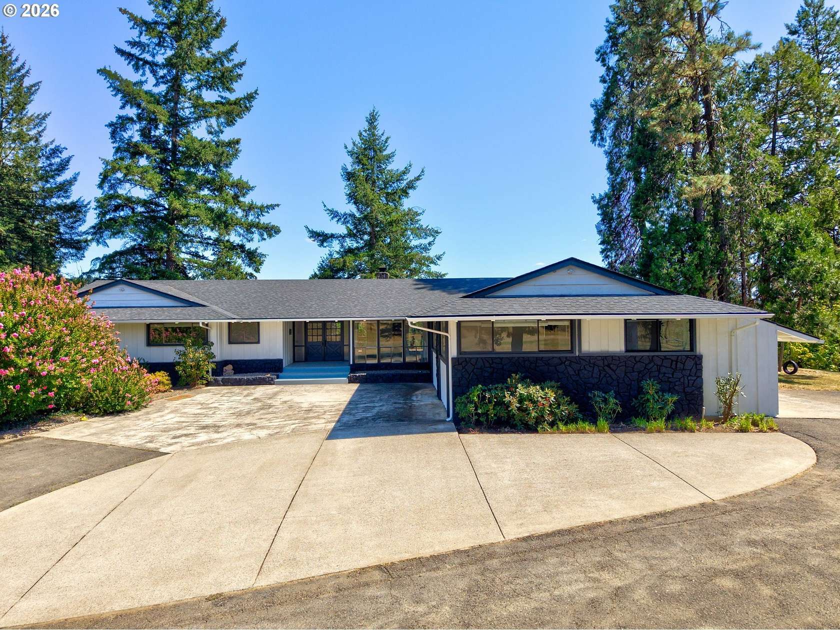 5 Acres of Land with Home for Sale in Roseburg, Oregon