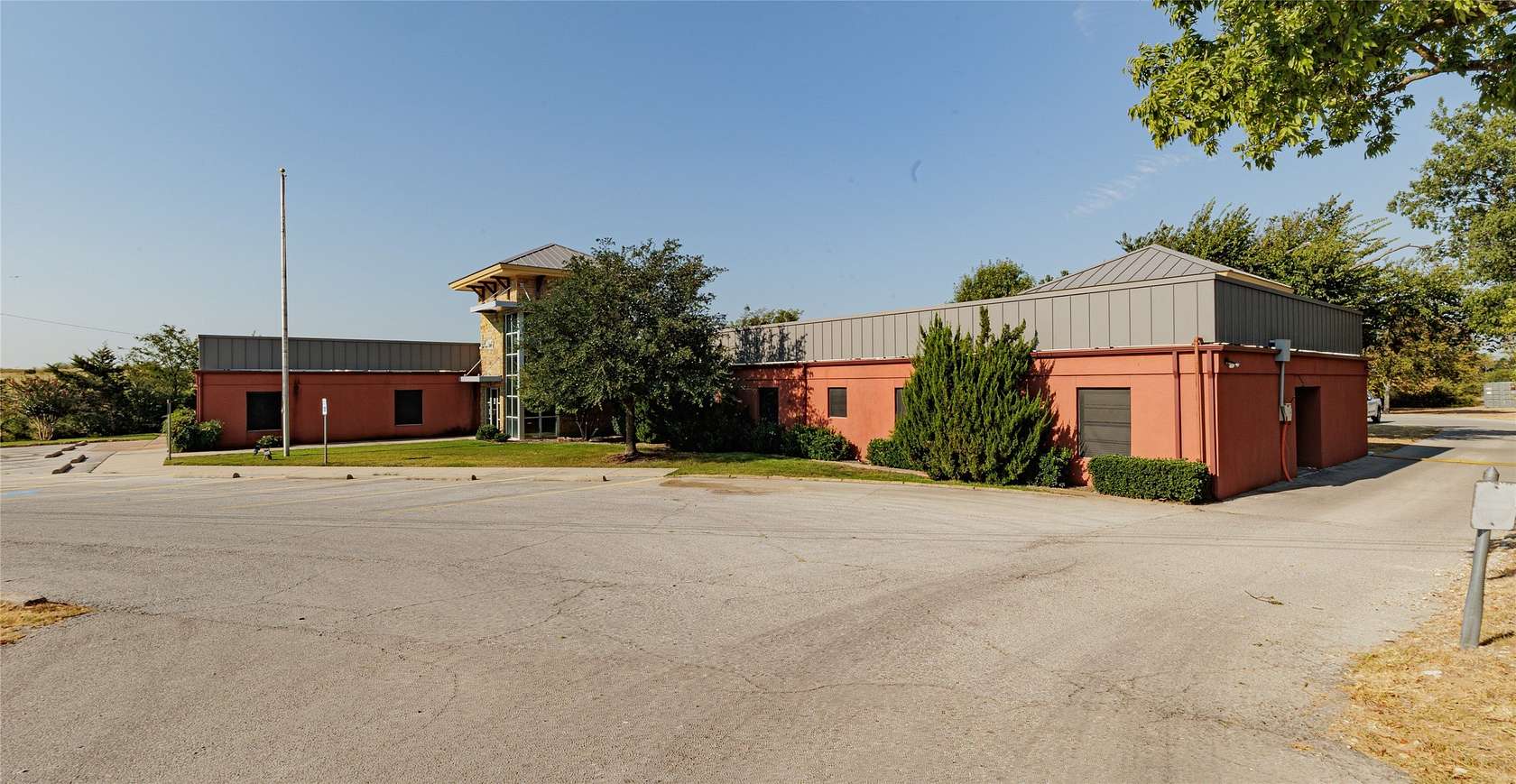 2 Acres of Commercial Land for Sale in Decatur, Texas