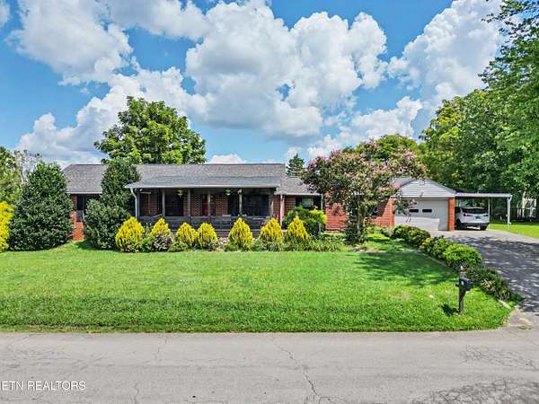 4.1 Acres of Land with Home for Sale in Maryville, Tennessee