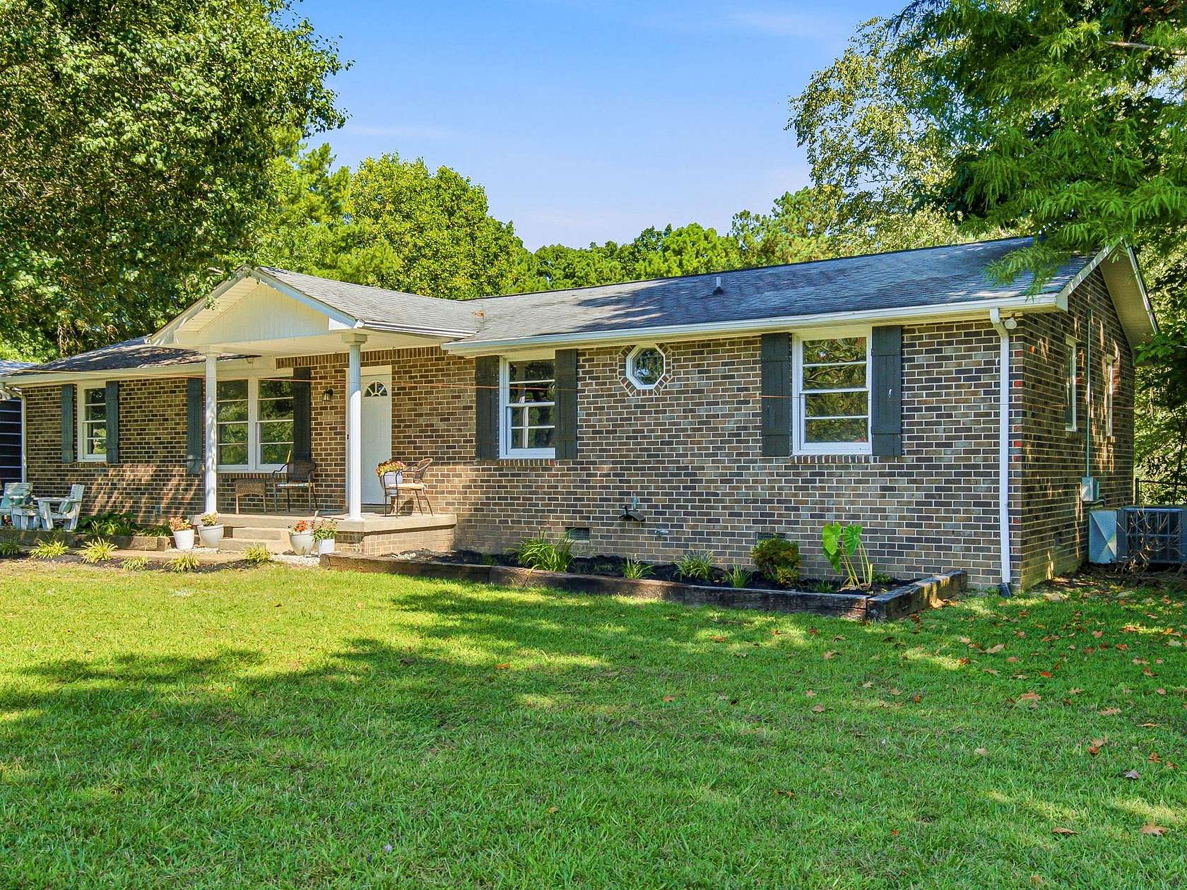 1.43 Acres of Land with Home for Sale in Ashland City, Tennessee