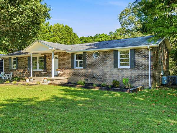 1.43 Acres of Land with Home for Sale in Ashland City, Tennessee
