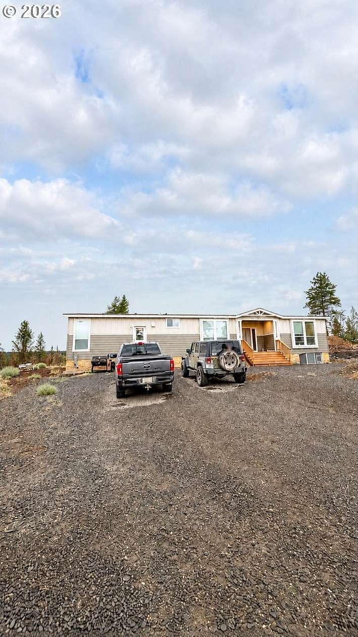 40 Acres of Land with Home for Sale in Sisters, Oregon