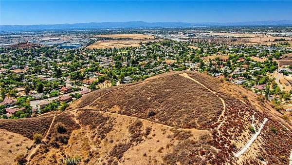 19 Acres of Land for Sale in Shadow Hills, California