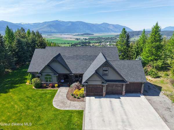 2.57 Acres of Land with Home for Sale in Bonners Ferry, Idaho