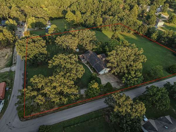 3.18 Acres of Land with Home for Sale in Poplar Bluff, Missouri