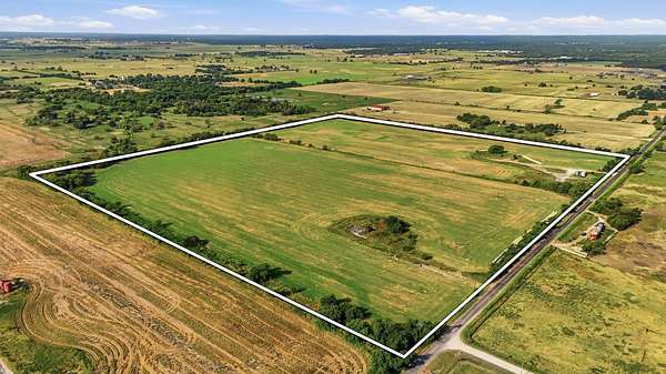 51.8 Acres of Agricultural & Residential Land for Sale in Whitesboro, Texas