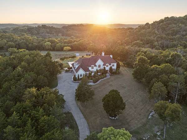 15 Acres of Land with Home for Sale in Franklin, Tennessee
