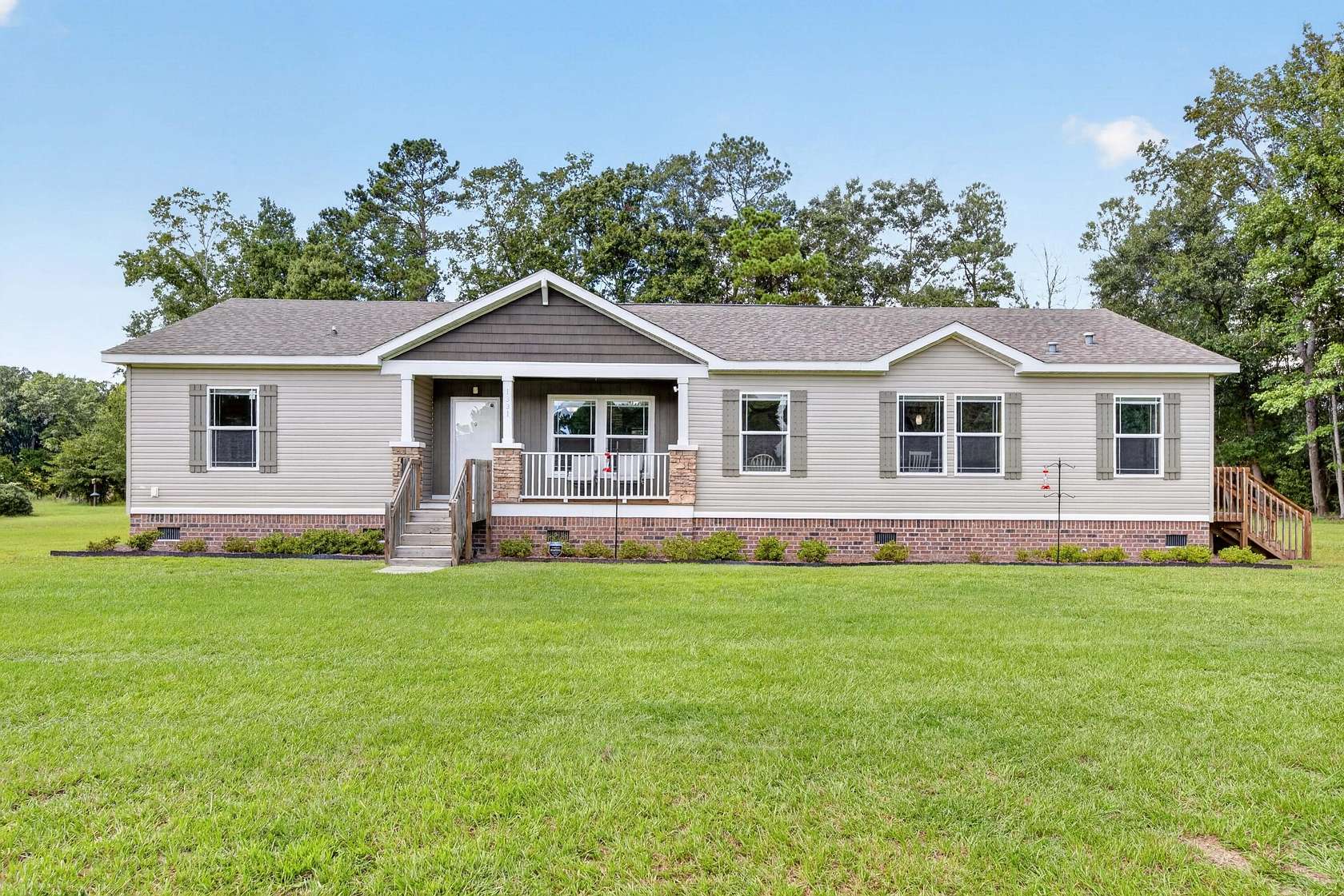 10 Acres of Land with Home for Sale in Manning, South Carolina