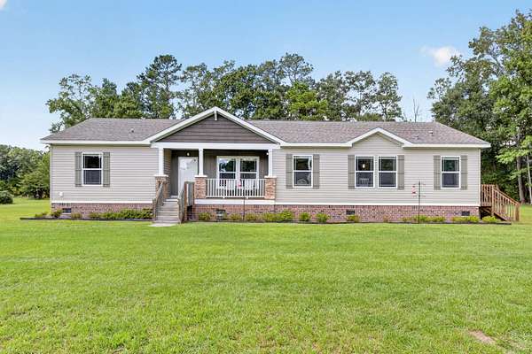 10 Acres of Land with Home for Sale in Manning, South Carolina