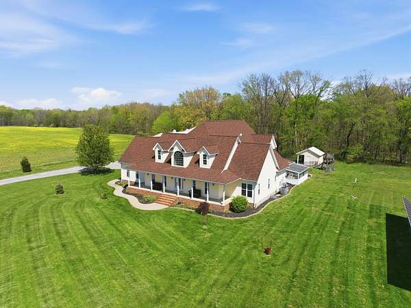 10 Acres of Land with Home for Sale in Marion, Illinois