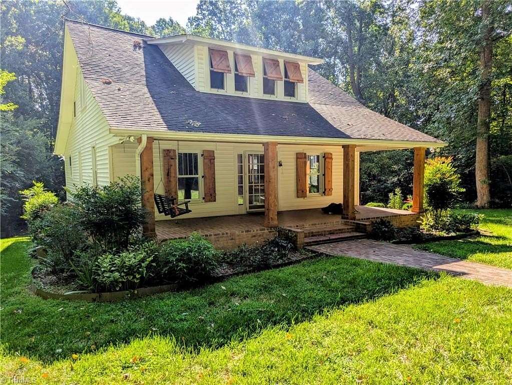2 Acres of Land with Home for Lease in Mocksville, North Carolina