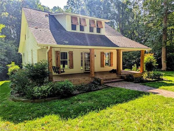 2 Acres of Land with Home for Lease in Mocksville, North Carolina