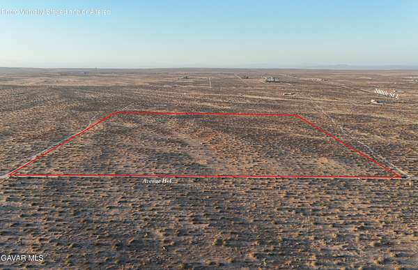 41.5 Acres of Agricultural & Residential Land for Sale in Lancaster, California
