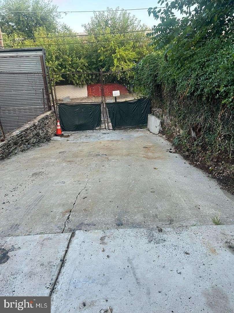 0.07 Acres of Land for Lease in Philadelphia, Pennsylvania