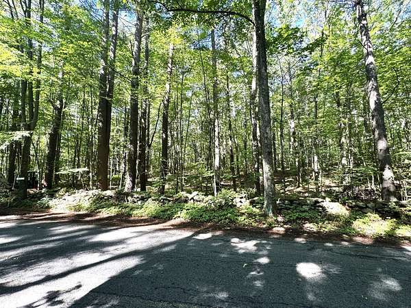 5.9 Acres of Residential Land for Sale in Charlton, Massachusetts