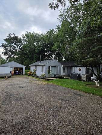 2 Acres of Land with Home for Sale in McHenry, Illinois