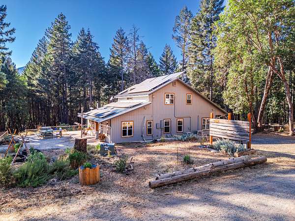 11.6 Acres of Recreational Land with Home for Sale in Grants Pass, Oregon