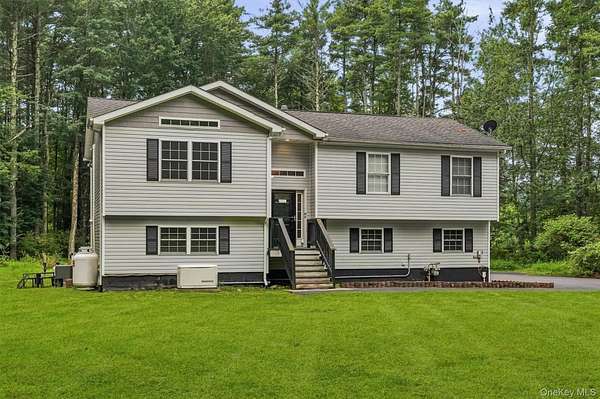 2.2 Acres of Land with Home for Sale in Sparrow Bush, New York