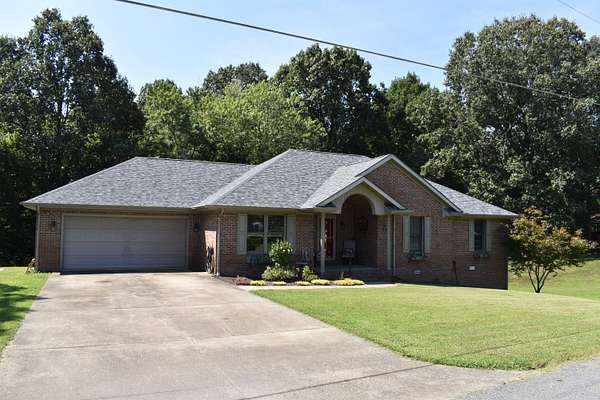 3.1 Acres of Land with Home for Sale in Paducah, Kentucky