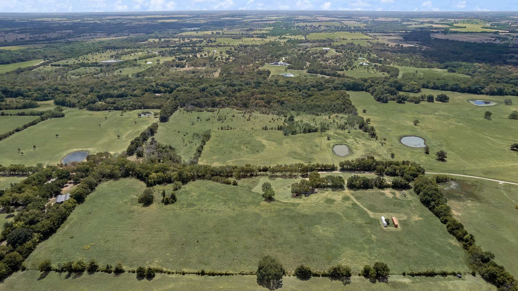 15.7 Acres of Agricultural Land for Sale in Savoy, Texas