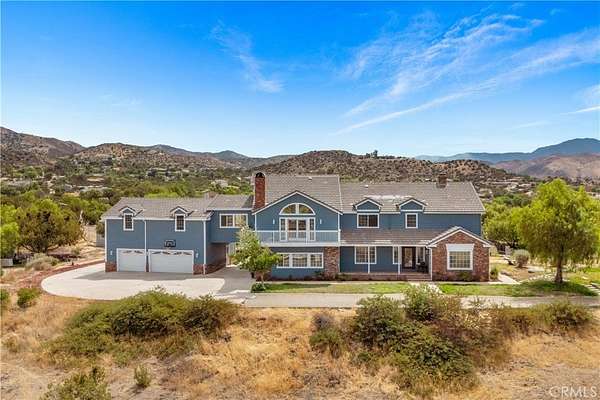 5 Acres of Land with Home for Sale in Agua Dulce, California