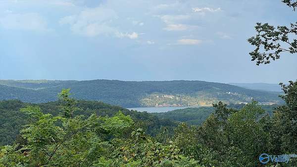 3.55 Acres of Land for Sale in Guntersville, Alabama