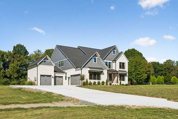 4.88 Acres of Land with Home for Sale in Brentwood, Tennessee