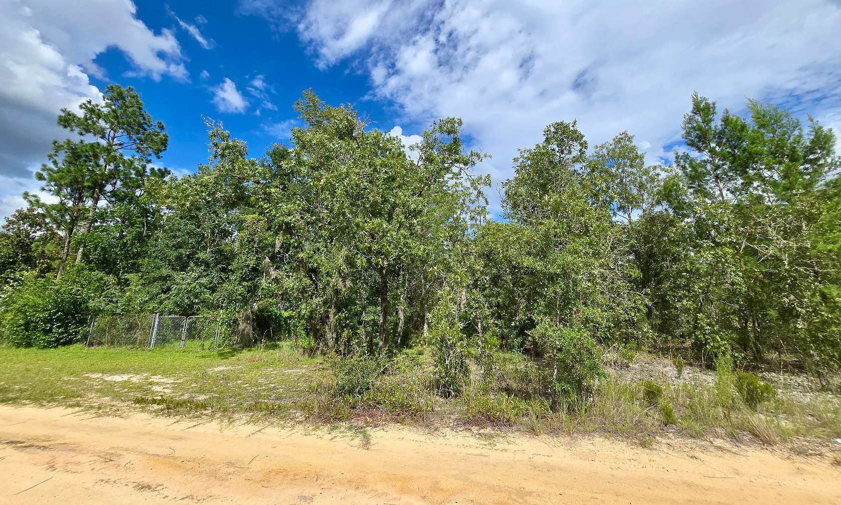 0.4 Acres of Residential Land for Sale in Interlachen, Florida