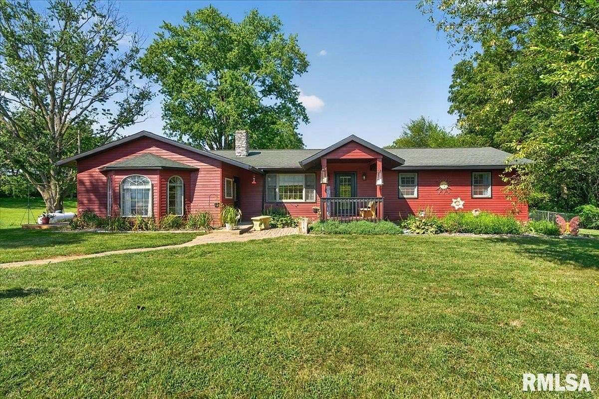 13.8 Acres of Recreational Land with Home for Sale in Petersburg, Illinois