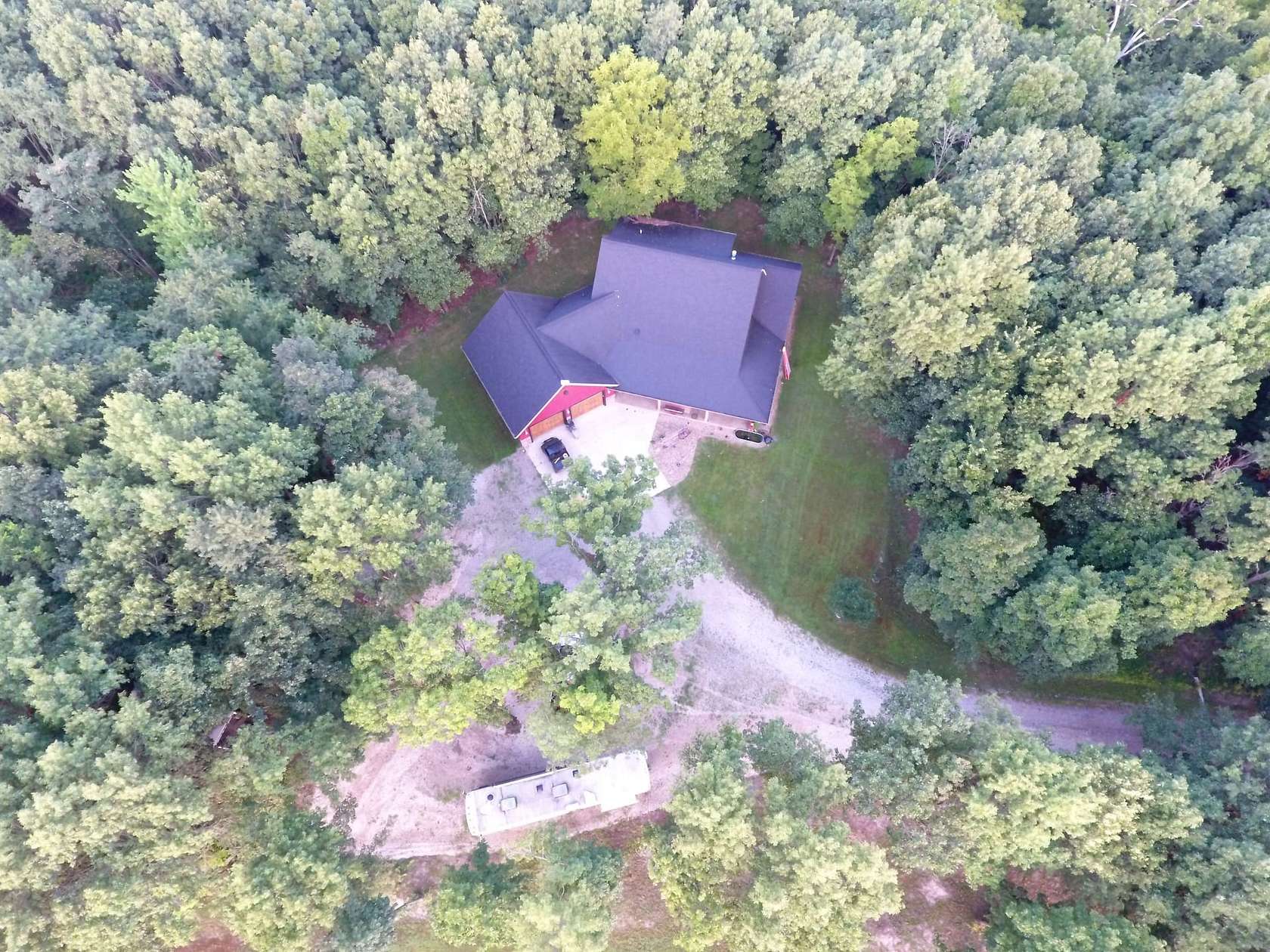 43 Acres of Land with Home for Sale in Newton, Illinois