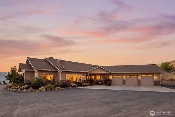 18.5 Acres of Recreational Land with Home for Sale in East Wenatchee, Washington