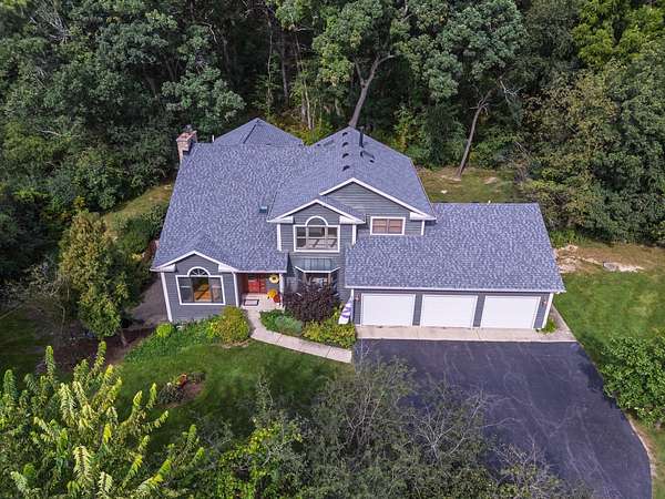 2.5 Acres of Land with Home for Sale in North Barrington, Illinois