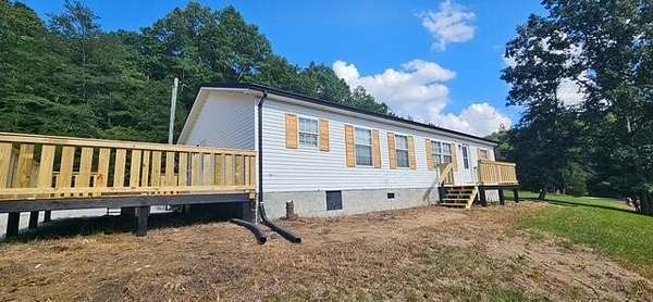 2.9 Acres of Land with Home for Sale in Somerset, Kentucky