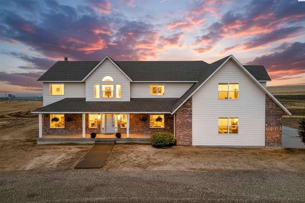 6.26 Acres of Land with Home for Sale in Sunnyside, Washington