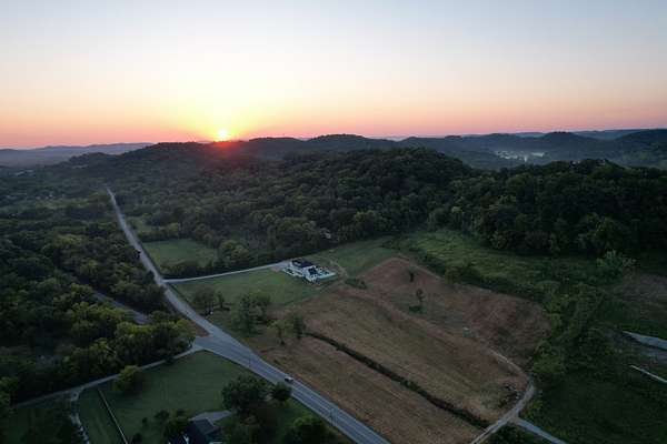 10 Acres of Residential Land for Sale in Franklin, Tennessee